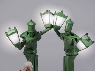 Promo Alive Lamp Posts Street Performer London