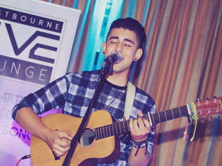 Promo Luciano Singer Guitarist East Sussex