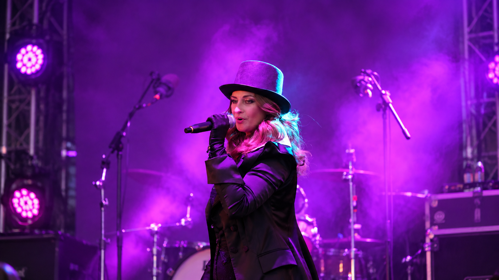 artists similar to Ultimate Shania