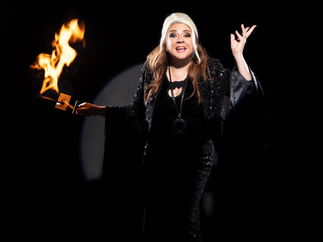 Promo Mandy Muden Magician London