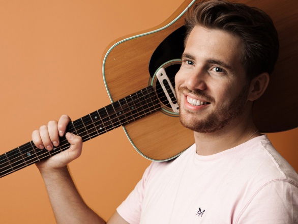 Promo Marcello Michael Solo Singer-Guitarist Gloucestershire