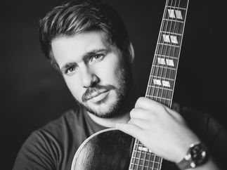 Promo Andy Michaels Solo Singer-Guitarist Gloucestershire