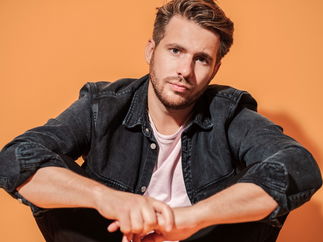 Promo Andy Michaels Acoustic Jukebox Solo Singer-Guitarist Gloucestershire