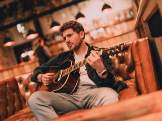 Promo Andy Michaels Acoustic Jukebox Solo Singer-Guitarist Gloucestershire