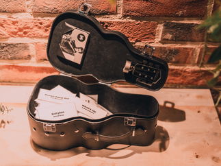 Promo Andy Michaels Acoustic Jukebox Solo Singer-Guitarist Gloucestershire