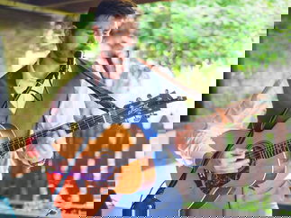 Promo Harry Benjamin Solo Singer/ Guitarist Dorset