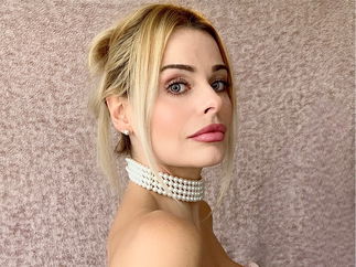 Promo Margot Robbie Barbie and Harley Quinn Lookalike Margot Robbie / Barbie / Harley Quinn Lookalike Norfolk