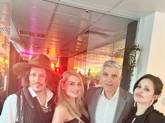 Promo Margot Robbie Barbie and Harley Quinn Lookalike Margot Robbie / Barbie / Harley Quinn Lookalike Norfolk