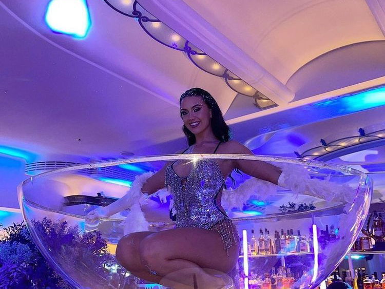 artists similar to Giant Martini Dancer