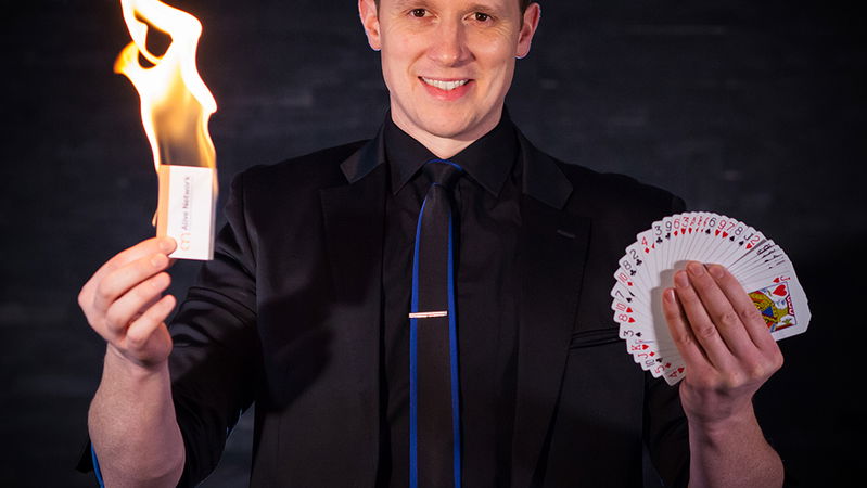 Martin Reed wedding magician