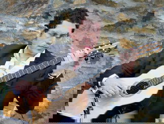 Promo Henry Robinson Classical Guitarist Vale of Glamorgan