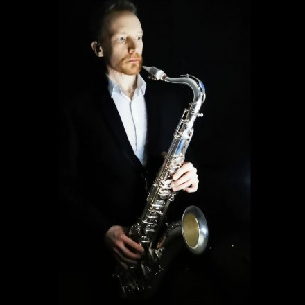 Promo Classic Sax Saxophonist performing with backing tracks Kent