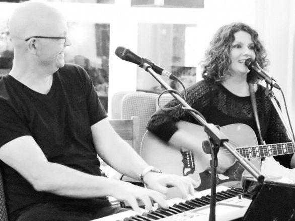 Promo Melody Lane Acoustic Duo Cheshire