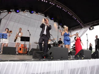 Promo Groove Train Function Band Surrey