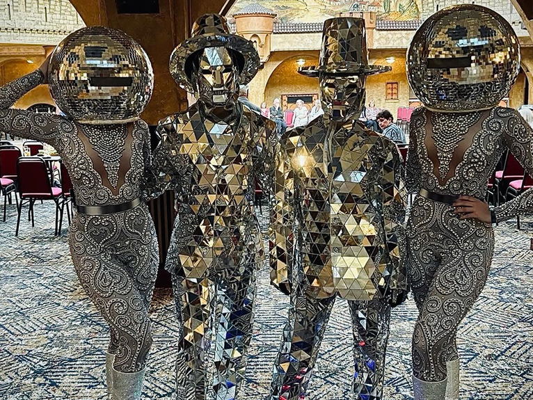 artists similar to Mirror Characters