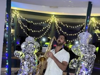 Promo Magic Mirror Men Walkabout Mirror People London