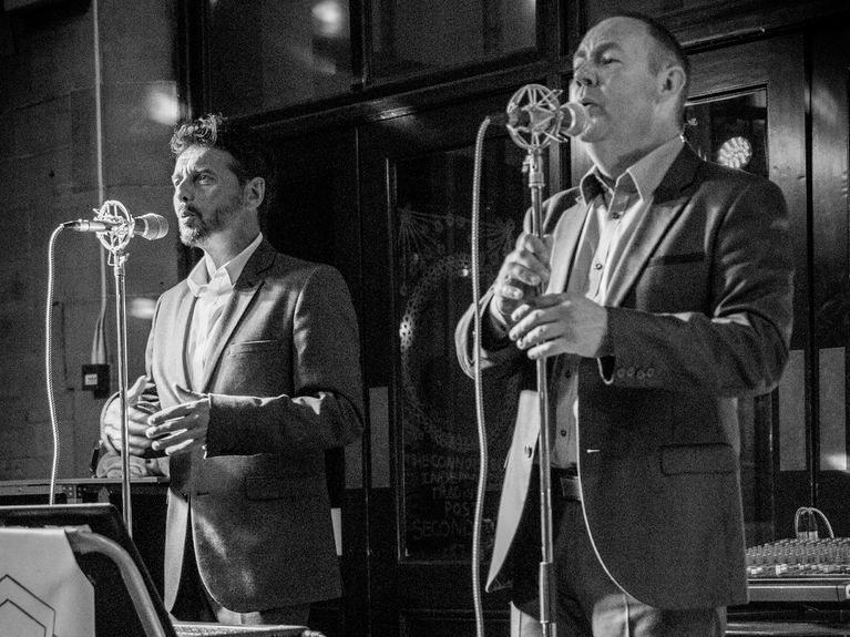 artists similar to Mood Swing