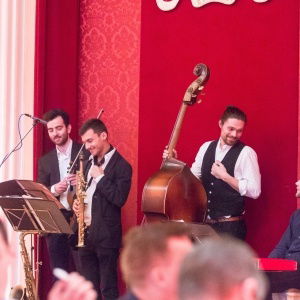 Promo Moon River Ensemble  Essex