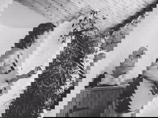 Promo Sian Summers Solo Singer/ Guitarist Nottinghamshire