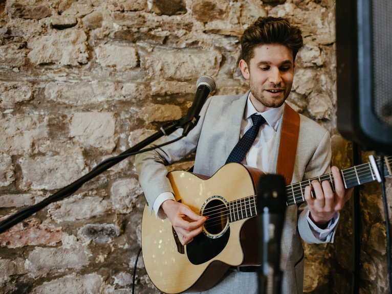 artists similar to Ben Nicholas