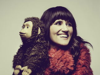 Promo Nina Conti Comedian London