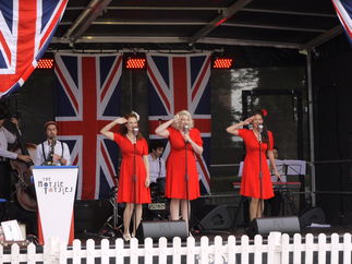 Promo Festive Follies Vintage Christmas Trio London