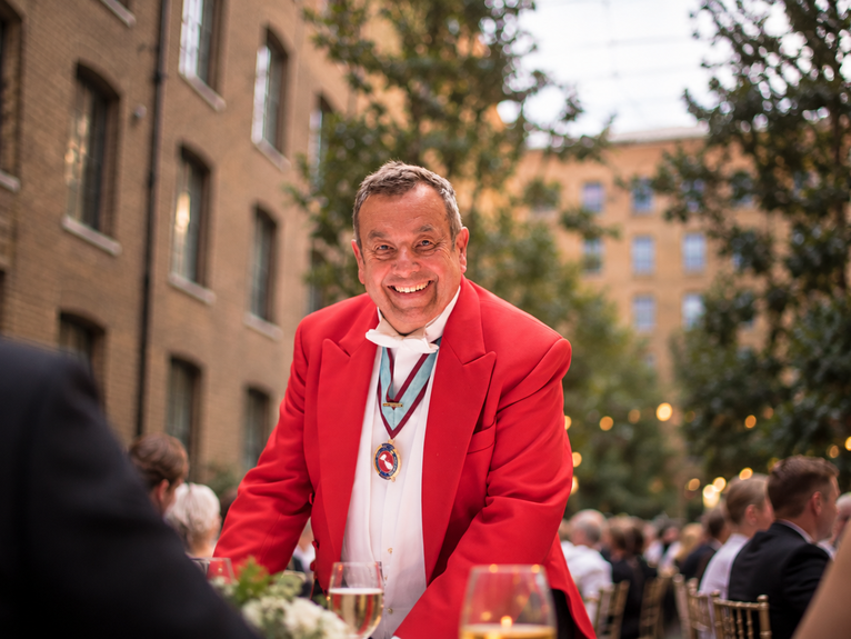 artists similar to Toastmaster and Celebrant Paul Deacon