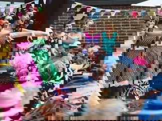 Promo S.O.S (Sirens of Swing) Vintage Vocal Trio Essex