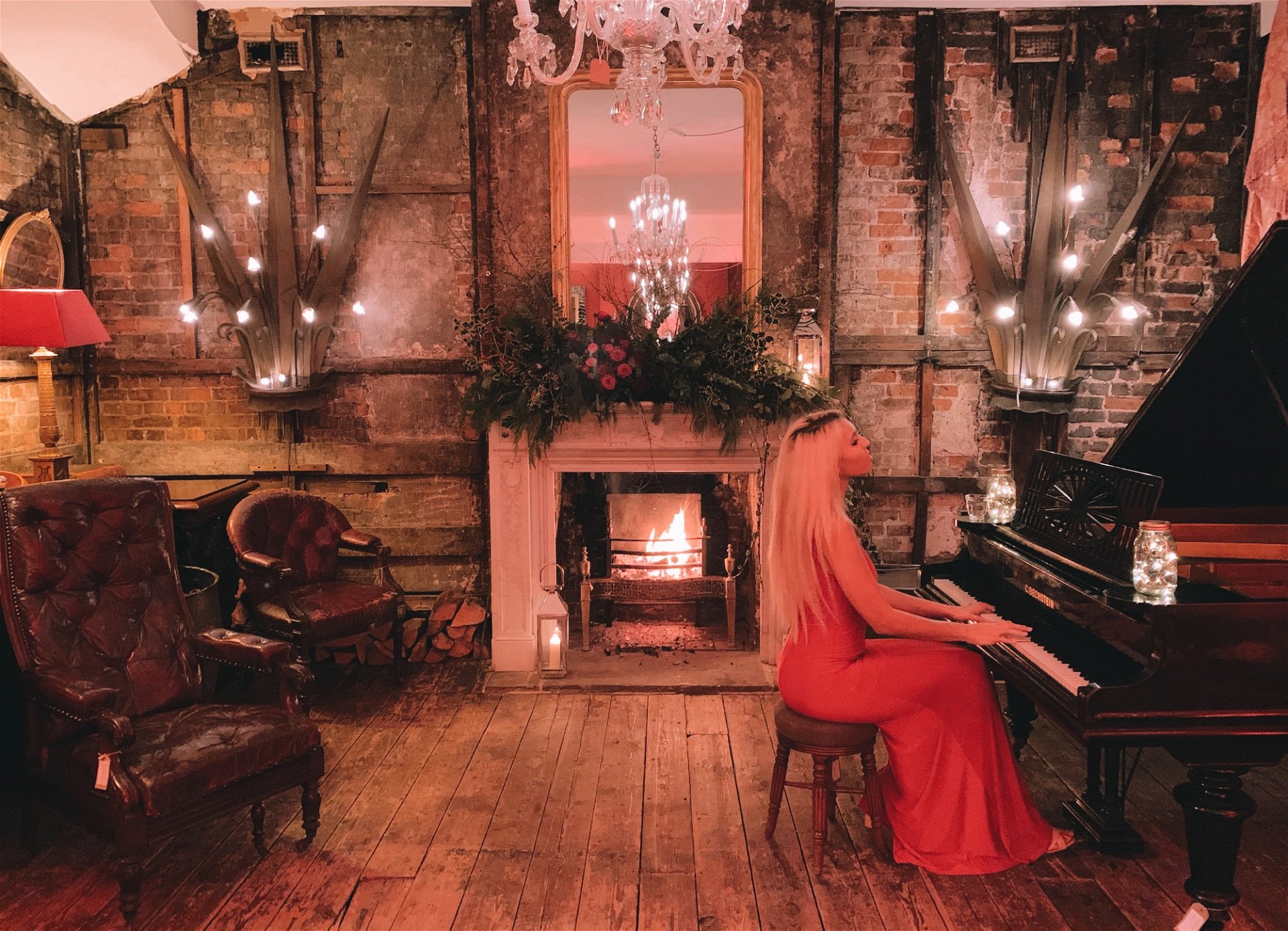 Promo Kiara Solo Singer/ Pianist London
