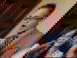 Promo Chris Vincent Close Up Magician Staffordshire