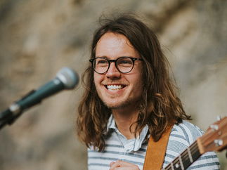 Promo Oliver Archer Singer Guitarist London