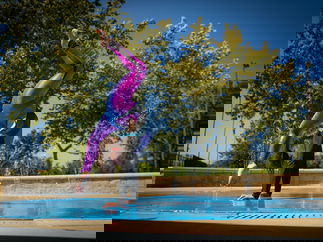 Promo Contortionist Hannah Contortionist Bristol