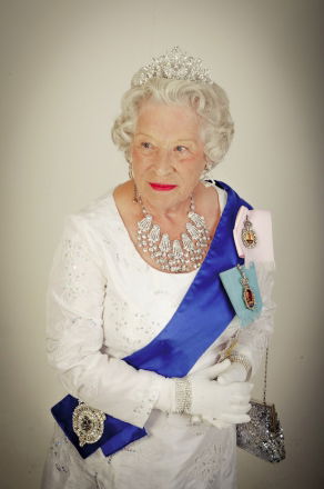 Promo HRH Queen Elizabeth II (Patricia Ford) Queen Elizabeth Look alike Staffordshire
