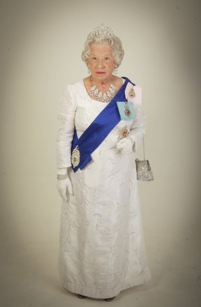 Promo HRH Queen Elizabeth II (Patricia Ford) Queen Elizabeth Look alike Staffordshire