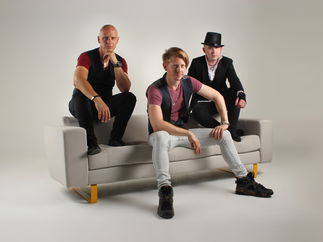 Promo Resident Heroes Rock and Pop Trio London