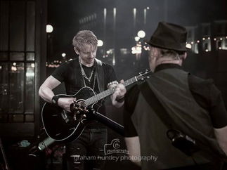 Promo Resident Heroes Rock and Pop Trio London