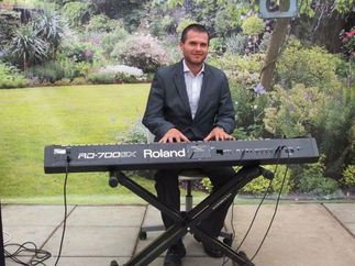 Promo Romance Pianist London