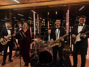Supreme Party Band Wedding Band Buckinghamshire