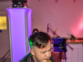 Promo Sax It Up Saxophonist Kent