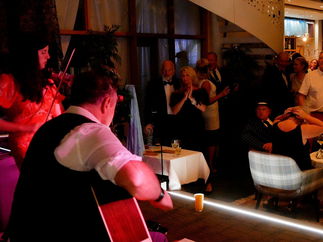 Promo Sunny and Day Instrumental Duo Surrey