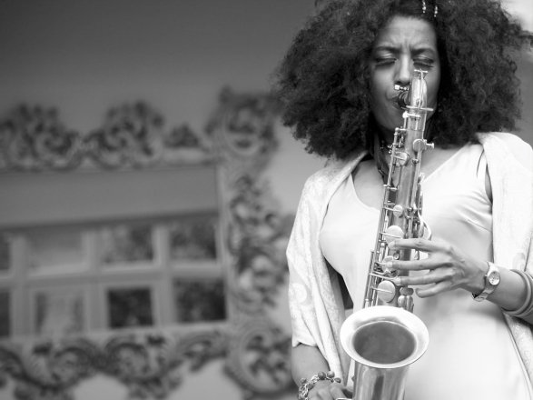 Promo Sax Goddess (Saxophonist) Solo Saxophonist Cheshire