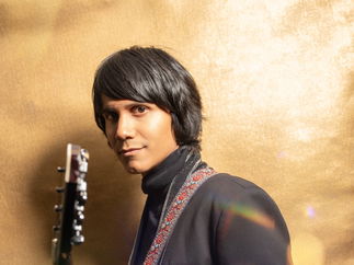 Promo Simon Soleil Singer Guitarist Northamptonshire