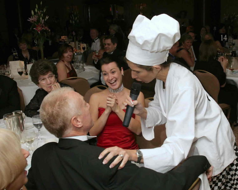 What Are Singing Waiters And What Do They Do?