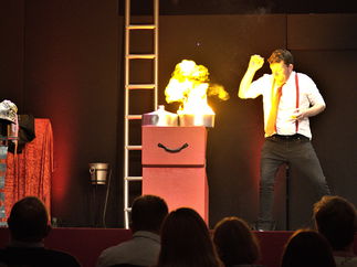 Promo Comedy Magician Jeremy Comedy Stage Magician Cambridgeshire