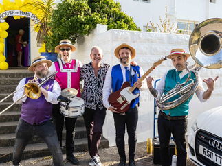 Promo The Ten Foot Troubadours Stilt Walking Band East Sussex
