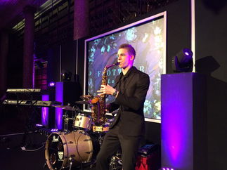 Promo Dan Plays Sax Saxophonist London