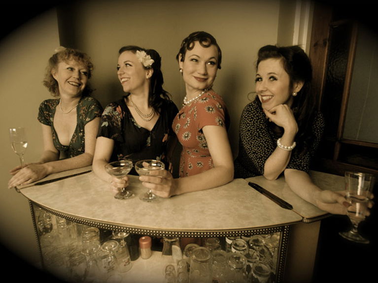 artists similar to The Barberellas