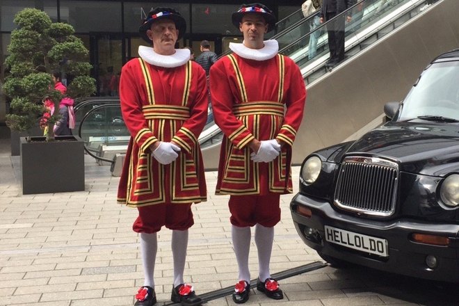 Promo The Beefeaters Walkabout Characters Oxfordshire