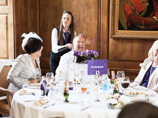 Promo The Singing Waitresses and Waiters Singing Waiter Hertfordshire