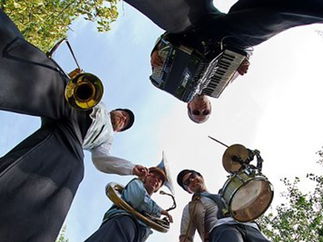 Promo The Ten Foot Troubadours Stilt Walking Band East Sussex